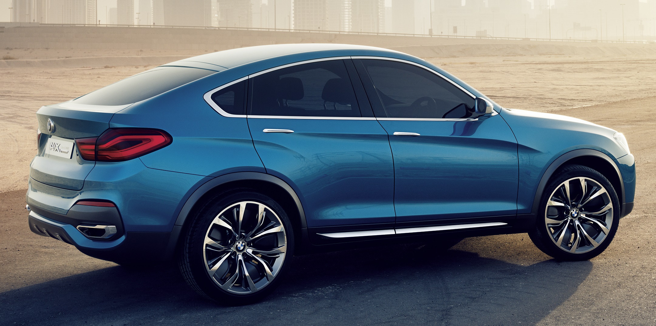 кроссовер BMW X4