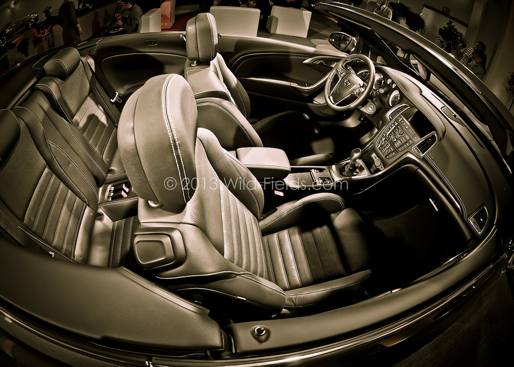 кабриолет Opel Cascada