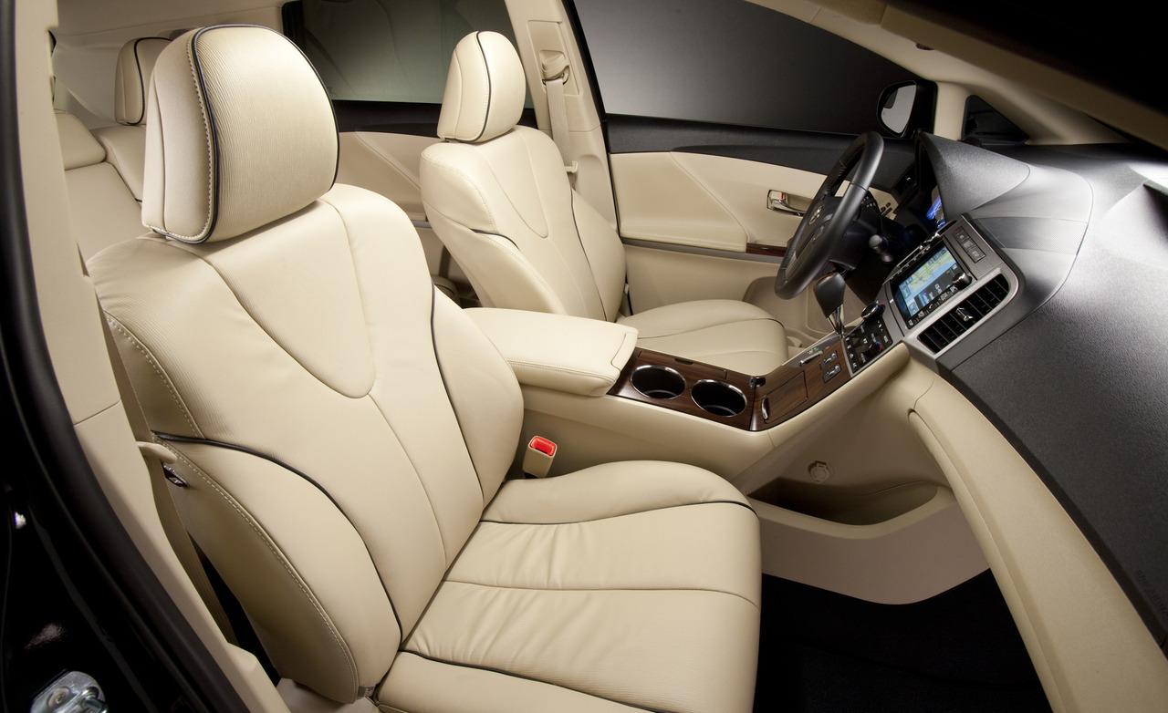 салон Toyota Venza