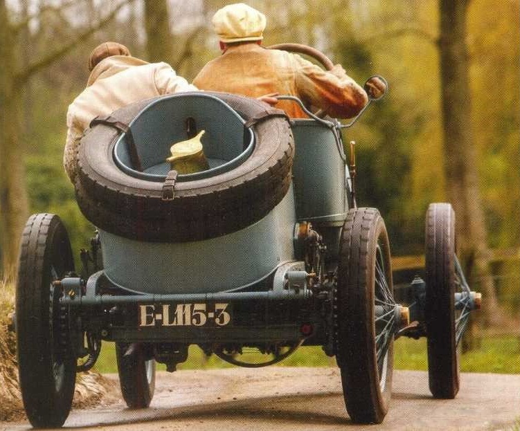 гоночным Panhard