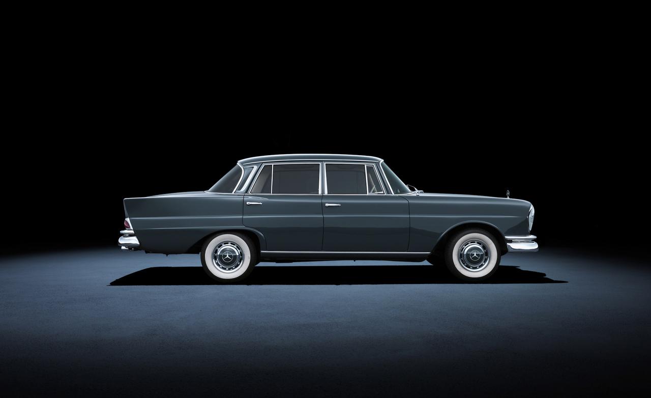1964 года mercedes-benz 220SE W111