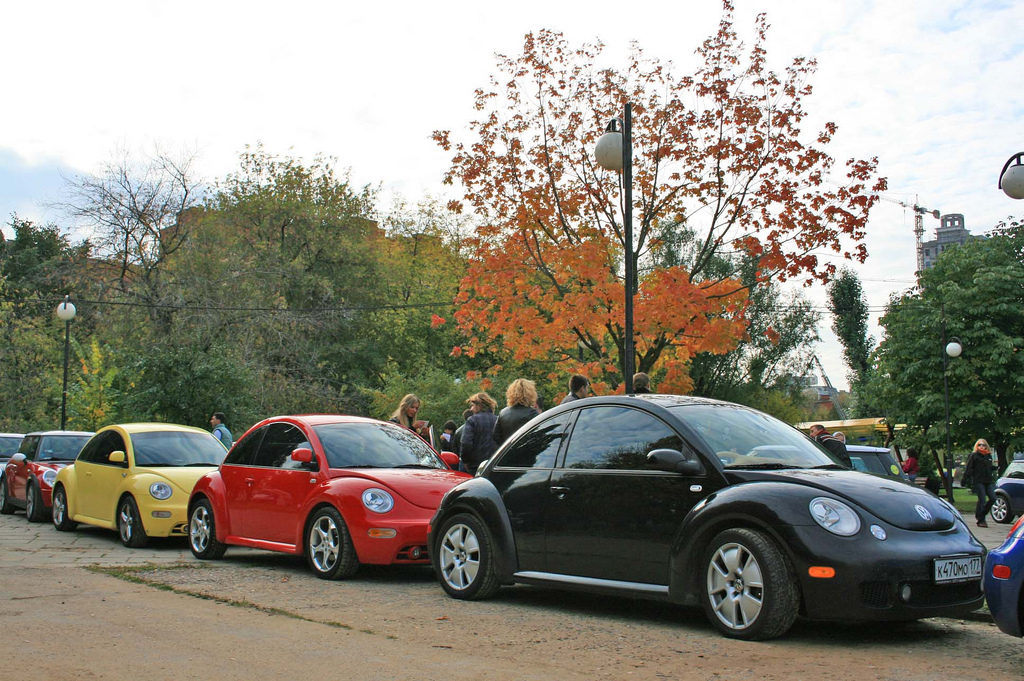 Сравнение подержанных VW Beetle и Mini