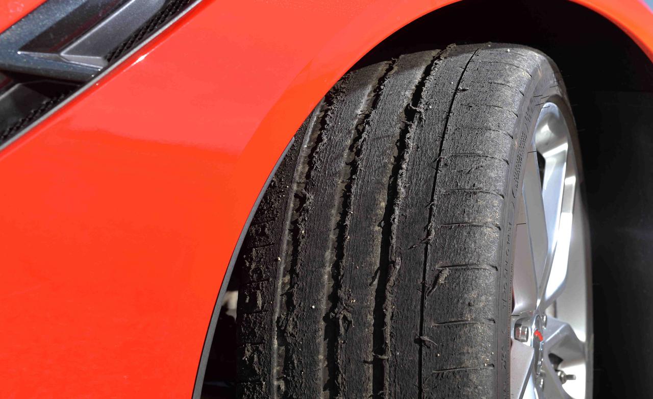 Chevrolet Corvette C7 Stingray Z51 шины