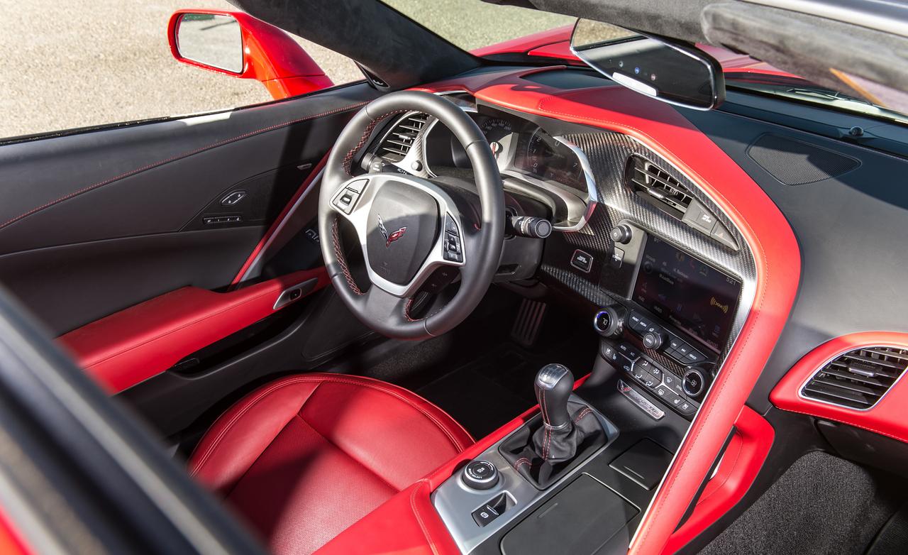 Chevrolet Corvette C7 Stingray Z51 салон