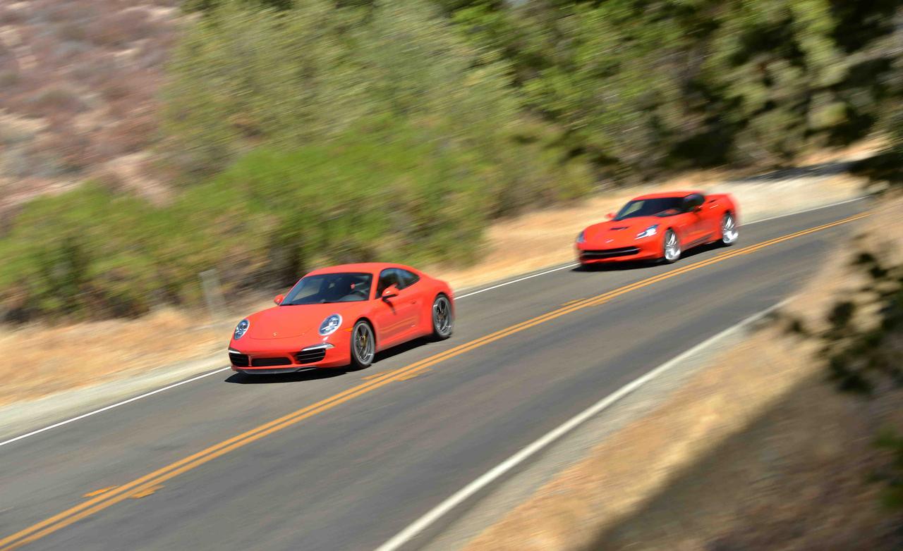 Chevrolet Corvette C7 Stingray Z51 против Porsche 911 Carrera S 991