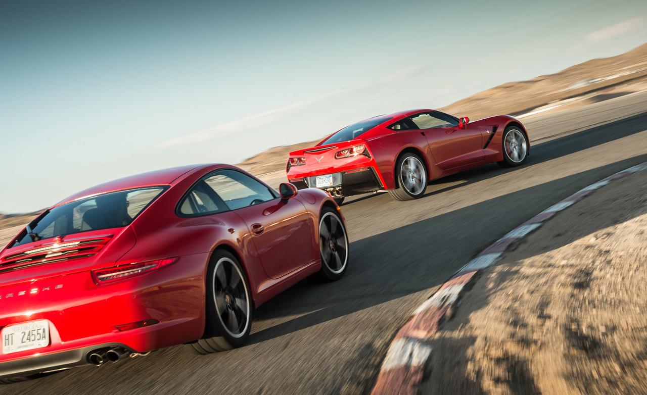 Chevrolet Corvette C7 Stingray Z51 против Porsche 911 Carrera S 991