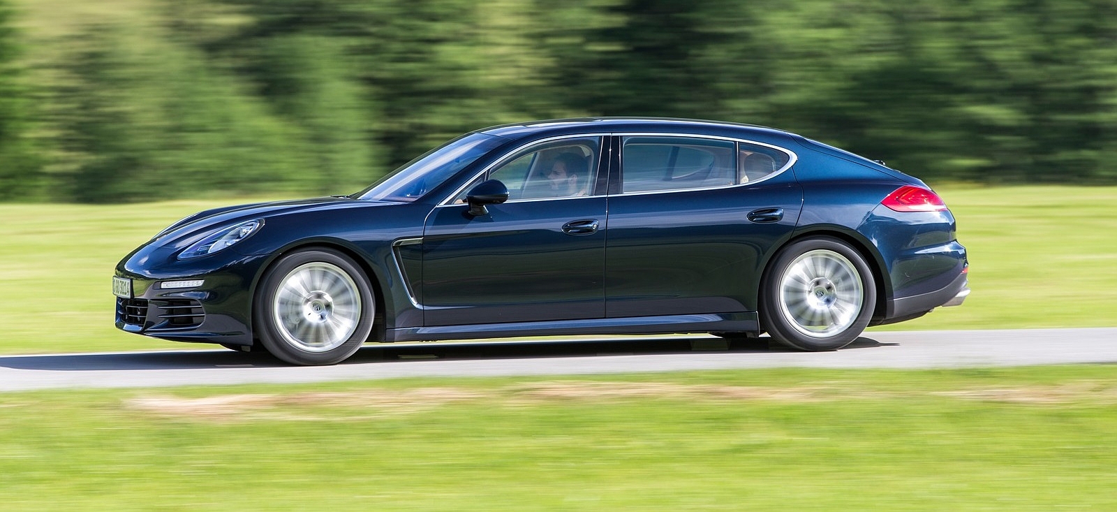 Porsche-Panamera-4S-Executive-test-drive-Drive-my.ru-2013-01