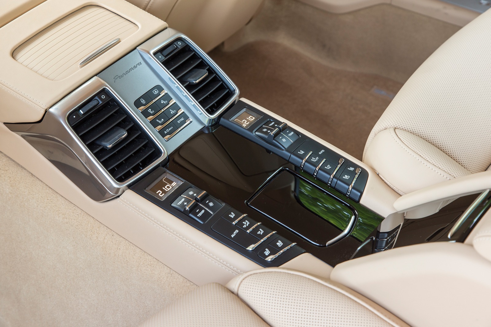 Porsche-Panamera-4S-Executive-test-drive-Drive-my.ru-2013-12