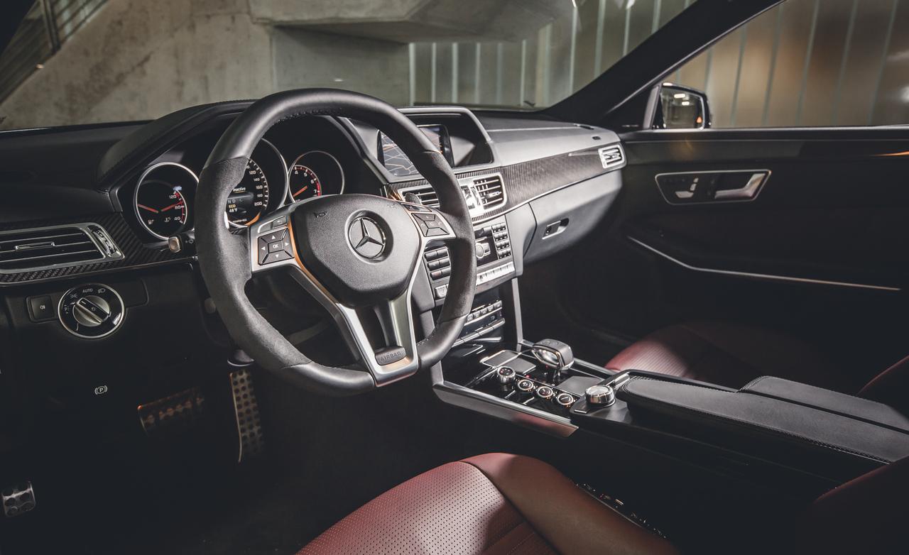 салон Mercedes-Benz E63 T AMG S 4MATIC