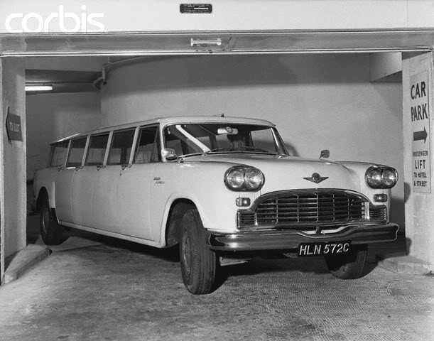 длиннобазный Checker Aerocar - 1966