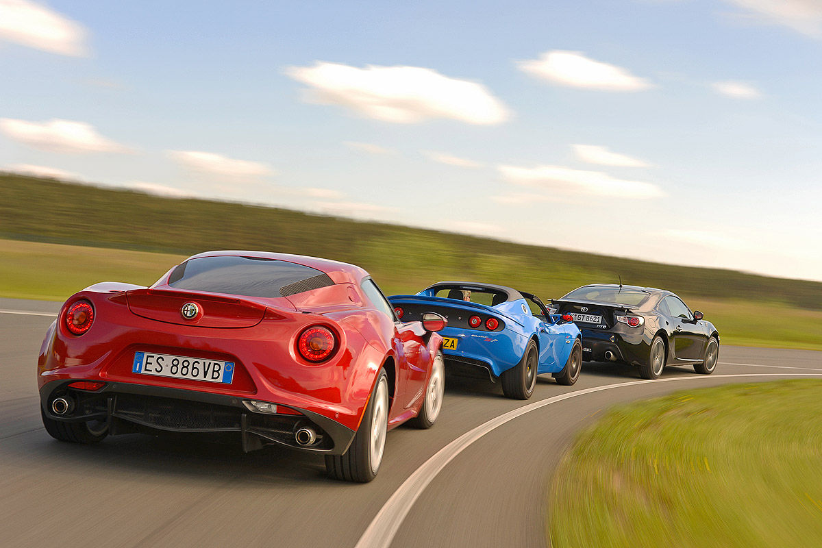 Alfa Romeo 4C против Lotus Elise и Toyota GT 86