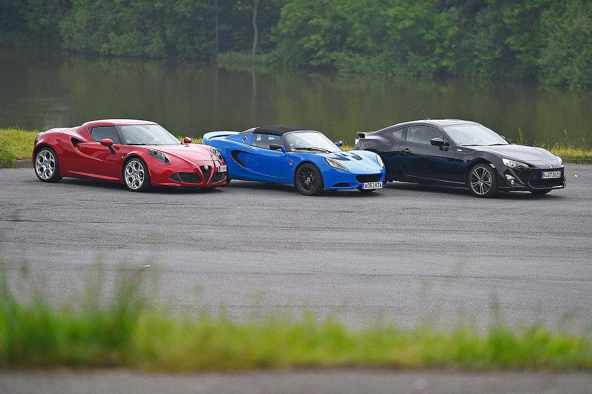 Alfa Romeo 4C против Lotus Elise и Toyota GT 86
