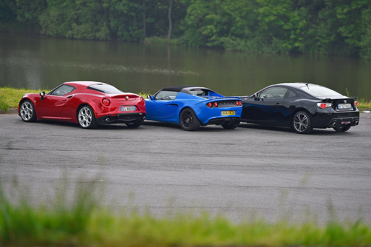 Alfa Romeo 4C против Lotus Elise и Toyota GT 86