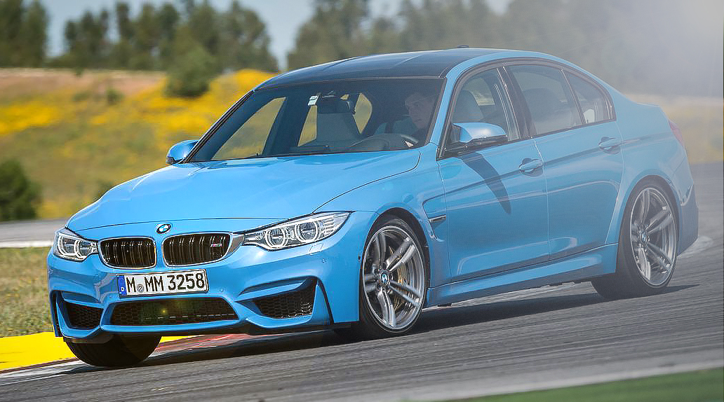 BMW M3 F30 в повороте