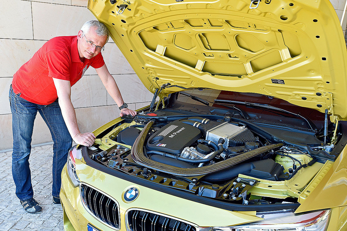 BMW M4 F82 капот