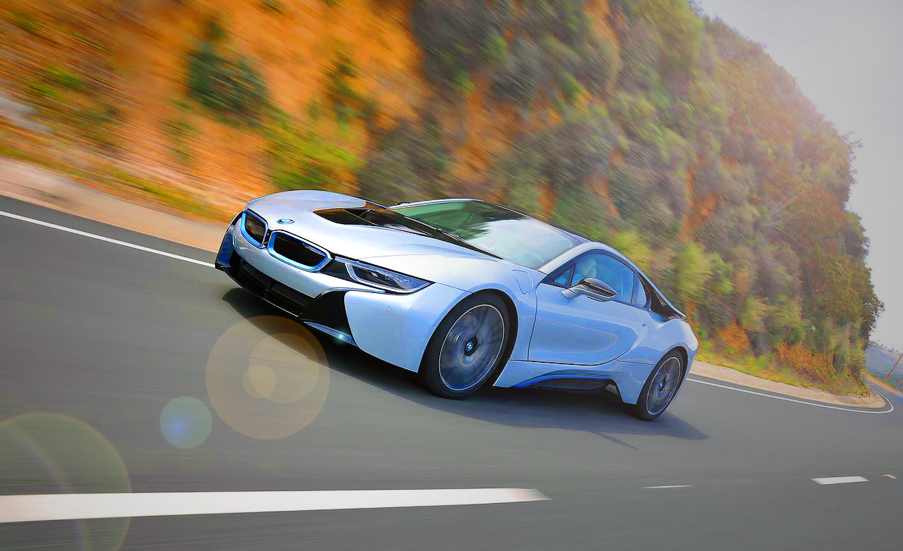 BMW i8 - плетемся на электротяге