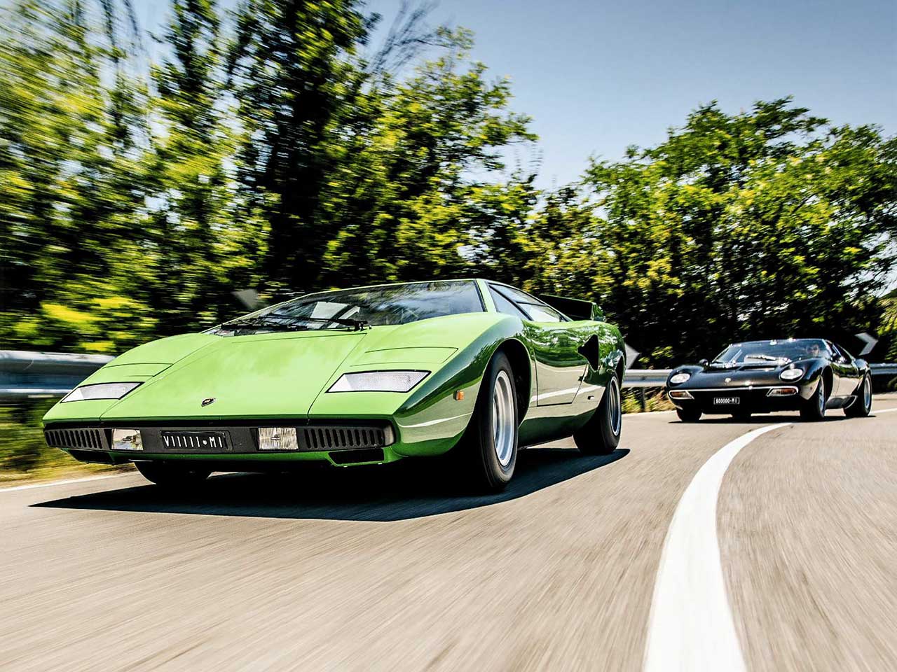 Lamborghini Miura P400 SV vs. Countach LP400 changing of the Avant-Gard