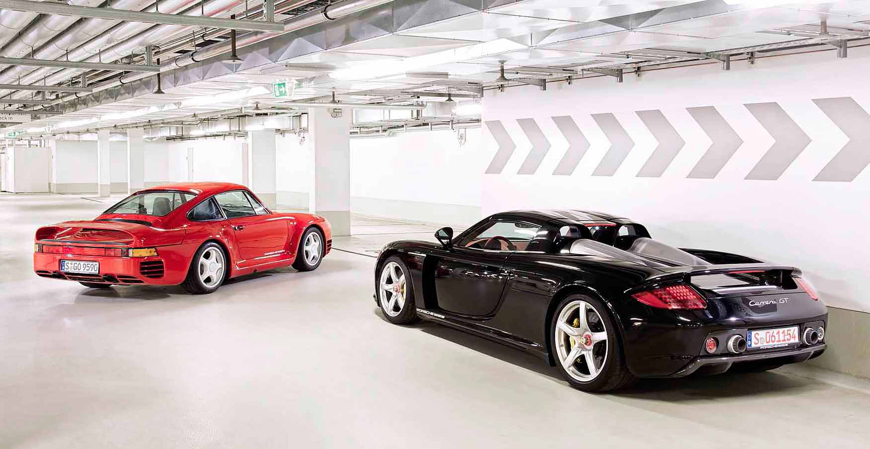 1987 Porsche 959 Sport vs. 2004 Porsche Carrera GT