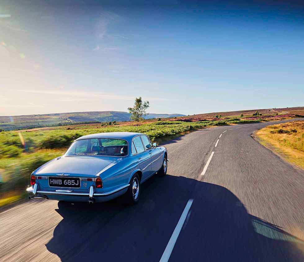 1970 Jaguar XJ6 2.8 Manual Gearbox Series 1 - road test