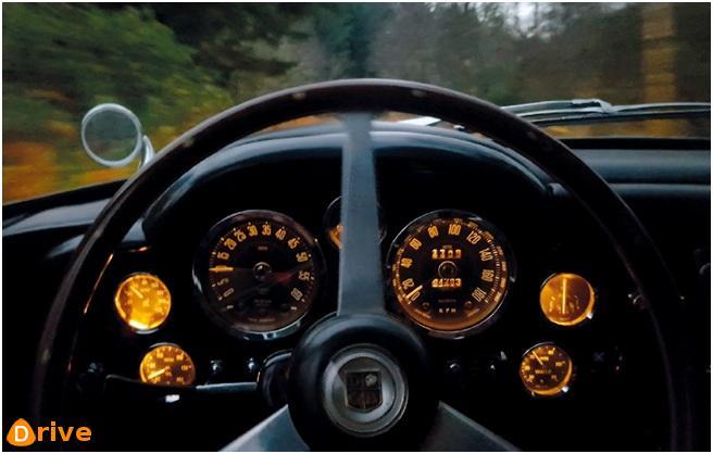 Lécosse en Aston Martin DB6 2