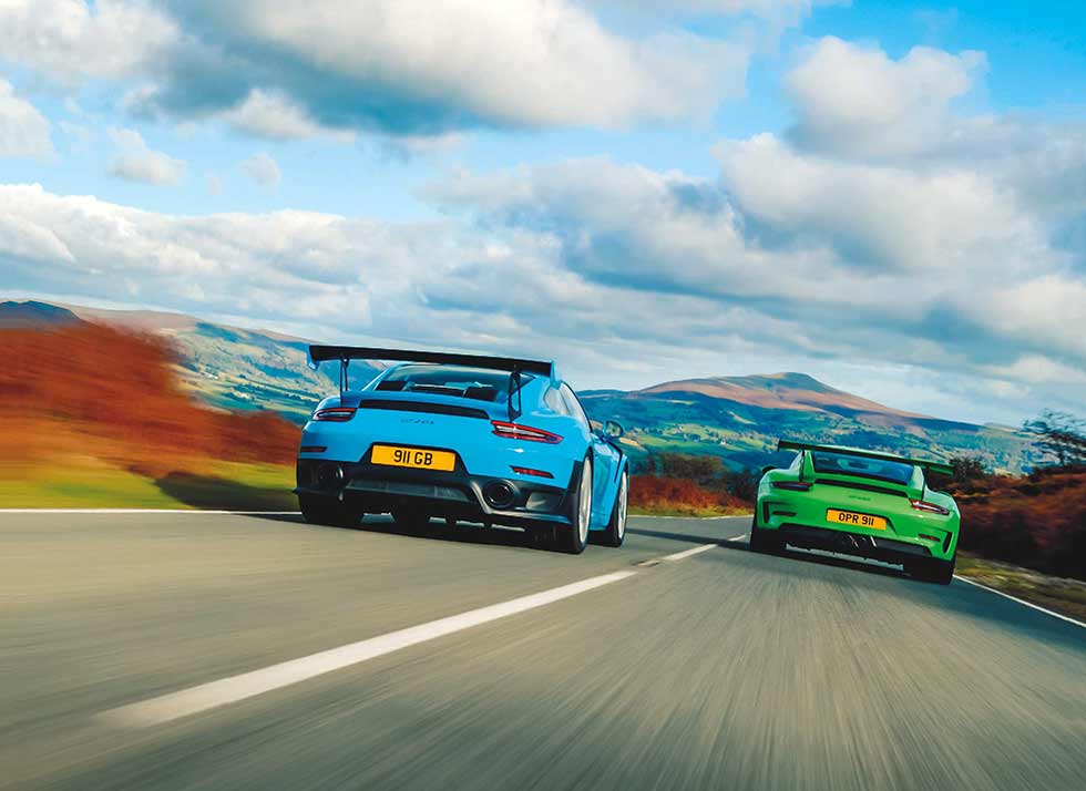 2018 Porsche 911 GT2 RS 991.2 vs. 2018 Porsche 911 GT3 RS 991.2 - comparison sports cars road test
