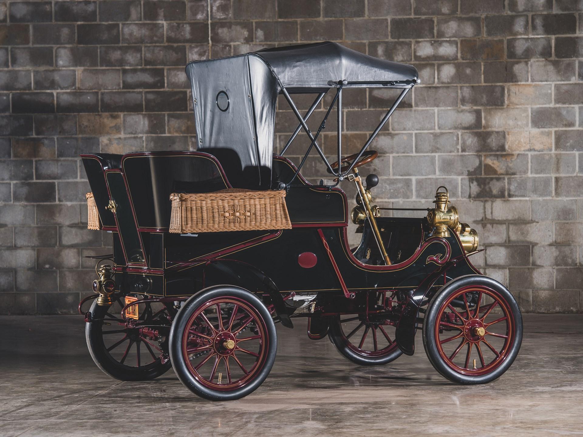 1903 Cadillac Rear-Entrance Tonneau