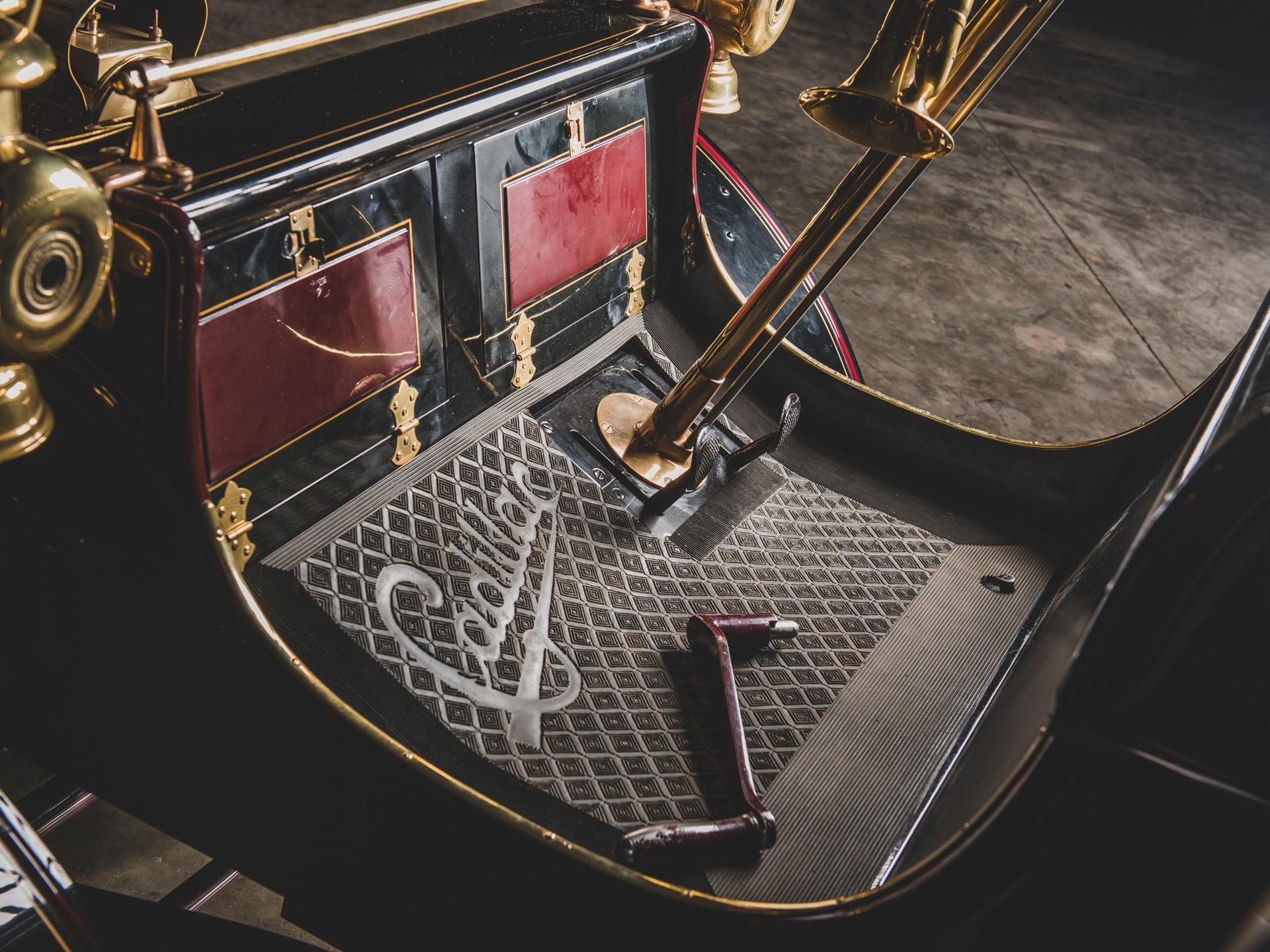 1903 Cadillac Rear-Entrance Tonneau