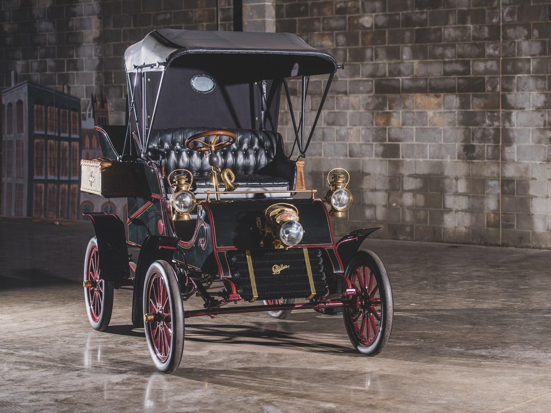 1903 Cadillac Rear-Entrance Tonneau