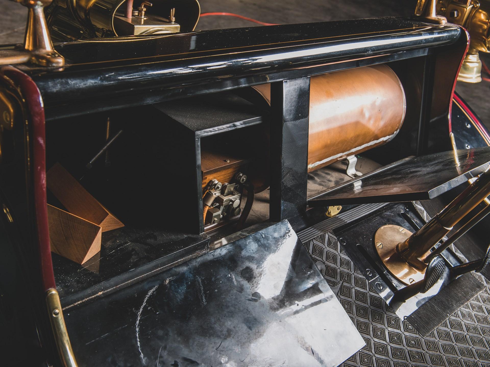 1903 Cadillac Rear-Entrance Tonneau