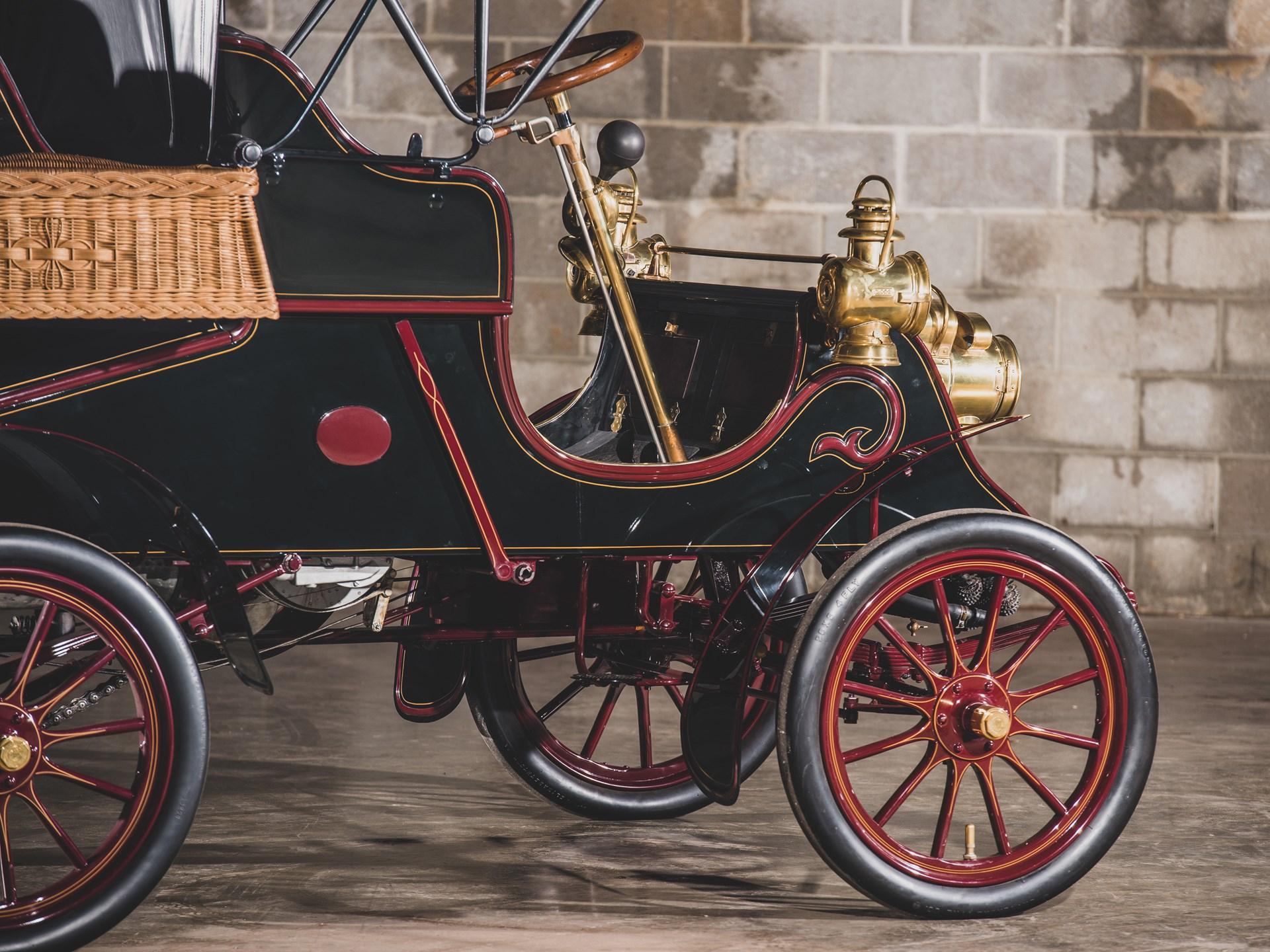 1903 Cadillac Rear-Entrance Tonneau