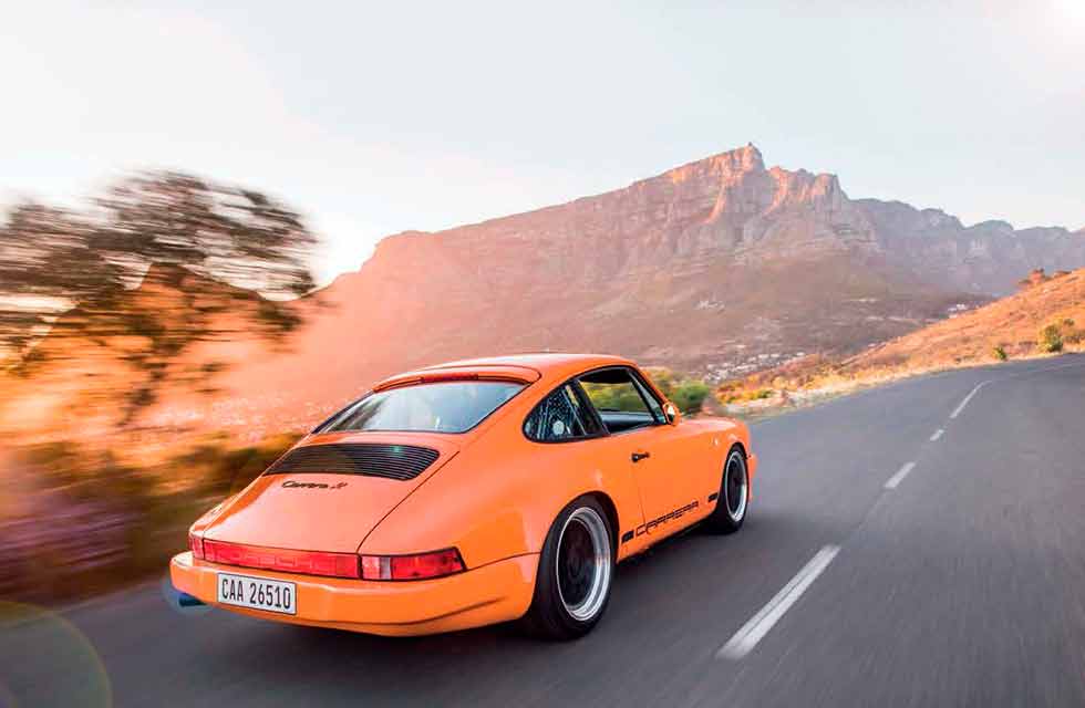 GT3 RS-coloured 1986 Porsche 911 Carrera 3.2