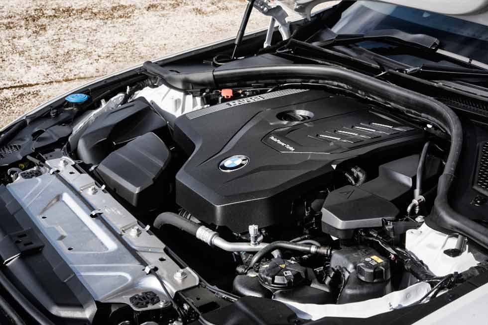 BMW 330i Touring M Sport [UK-spec] (G21)